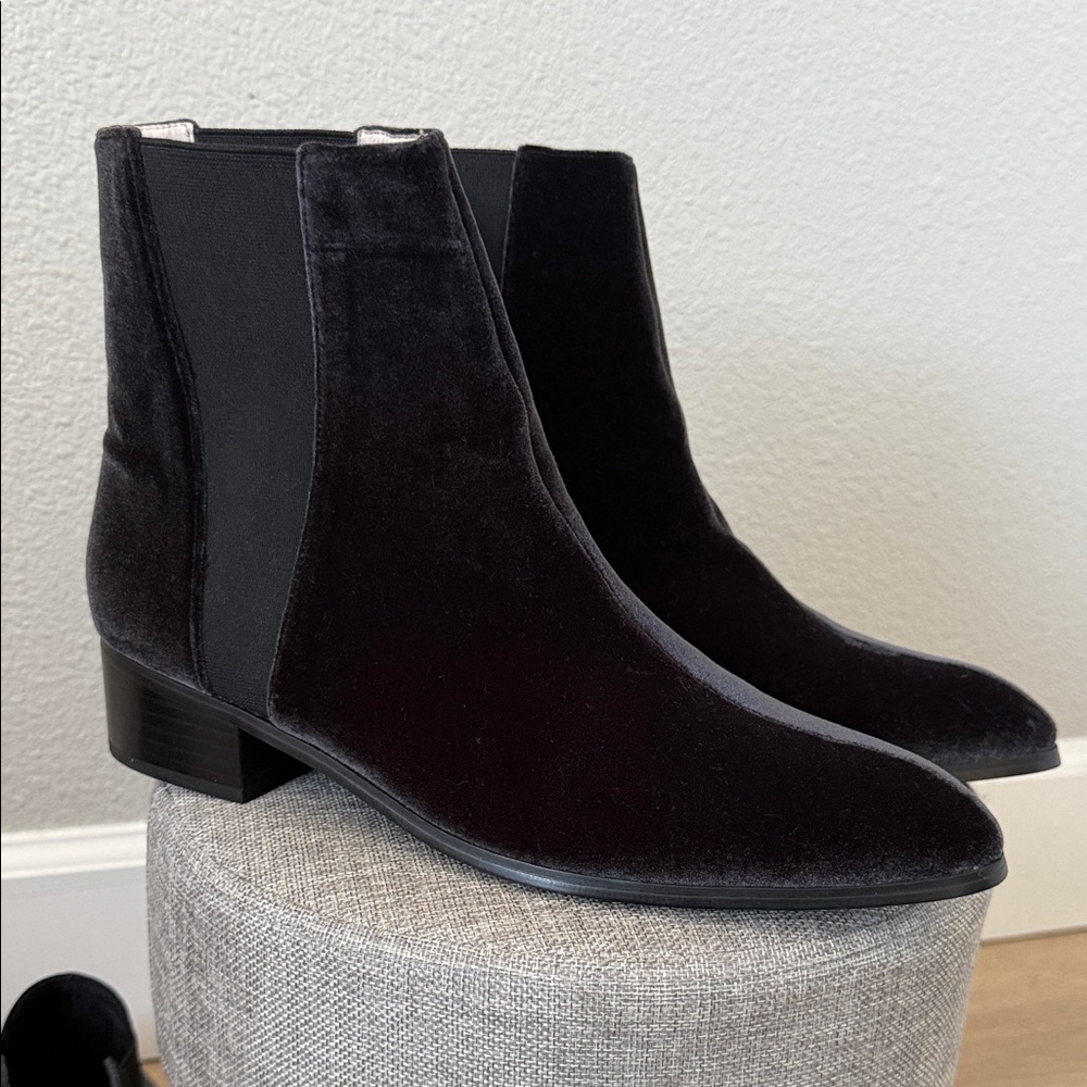 Raye Revolve Women’s Blue Black‎ Pointed Ankle Velvet Chelsea Boot 9.5